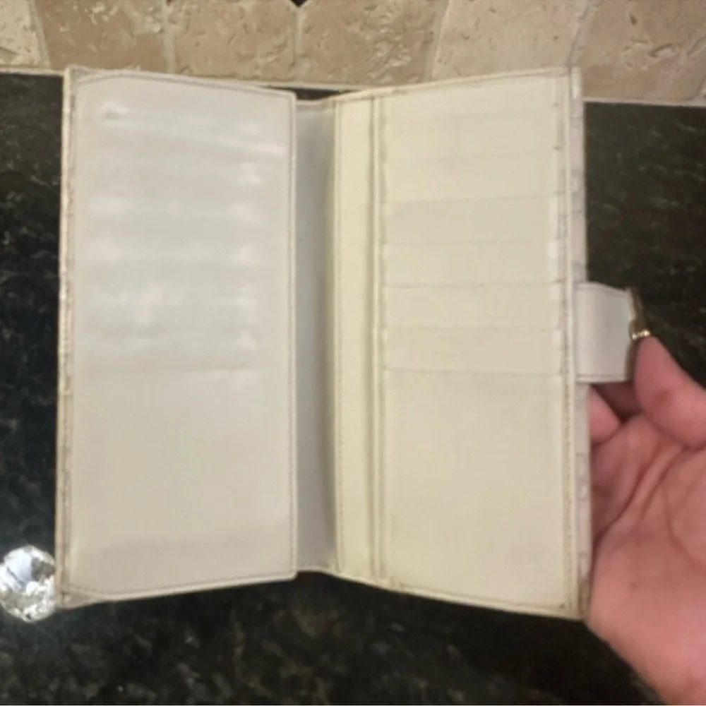 Gucci Guccissima Leather Script Flap Continental Wallet